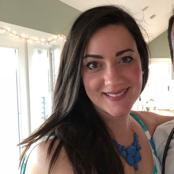 Meet your Posher, Megan - Picture 3 of 6